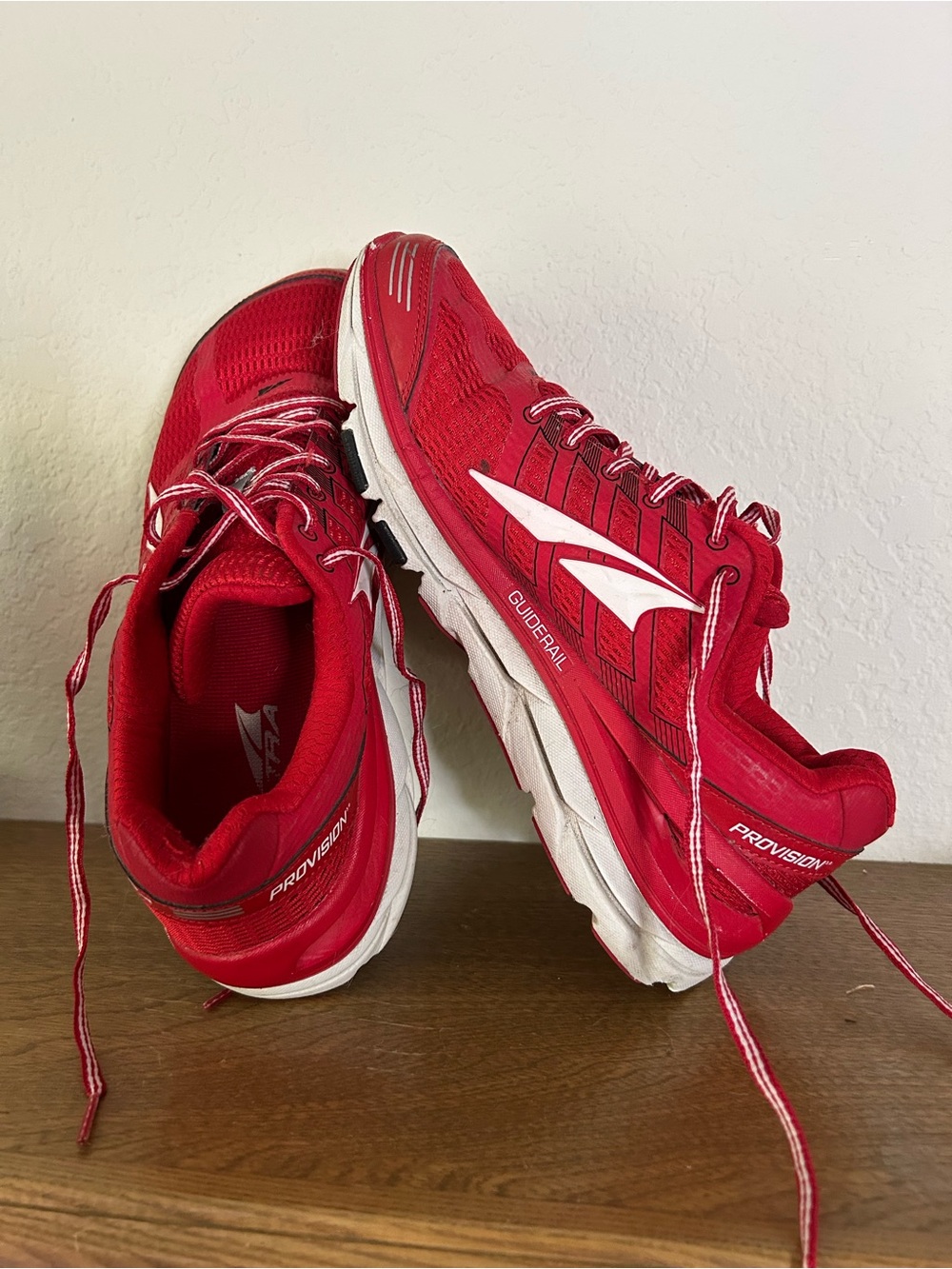 Altra Red Women's Athletic Running Shoes Bold Red Sz 8 - Picture 2 of 11